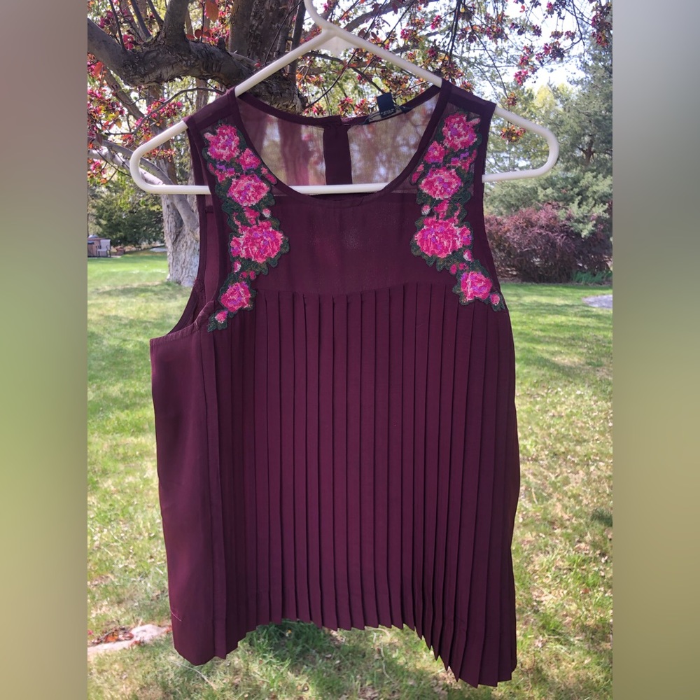 American Eagle Tank Burgandy